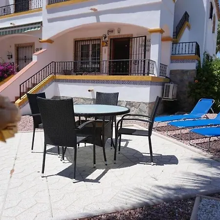Spacious Ground Floor With Garden & Communal Pool Apartment *