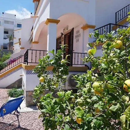 Spacious Ground Floor With Garden & Communal Pool Apartment *