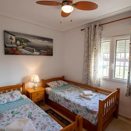 Spacious Ground Floor With Garden & Communal Pool Apartment